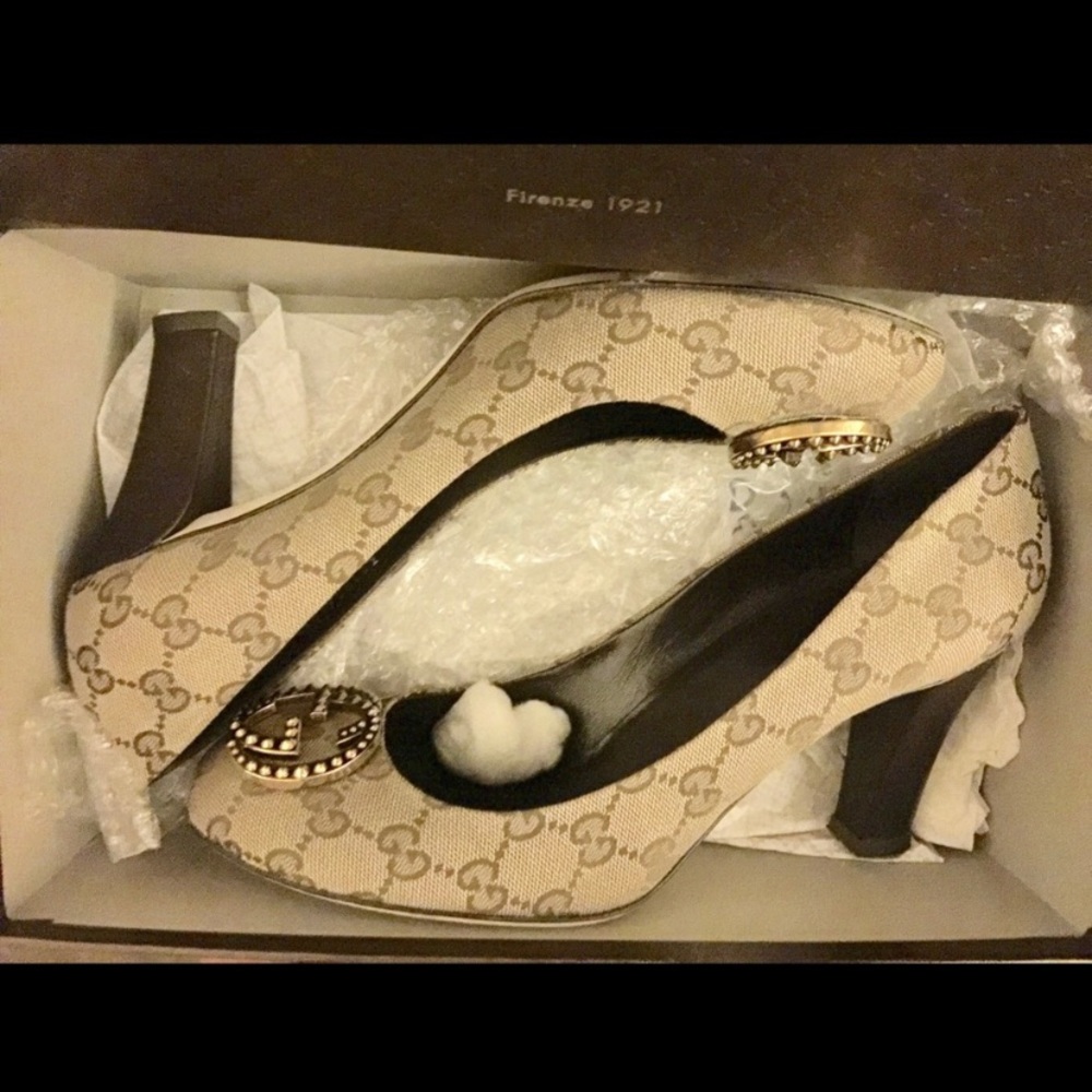 Authentic Gucci Pumps